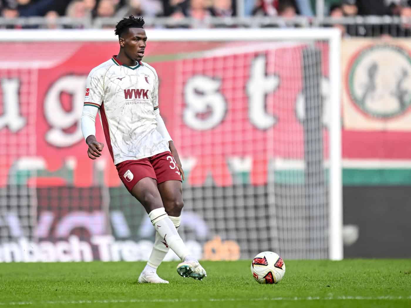 FC Augsburg setzt auf Juma Bah im DFB-Pokal gegen Großaspach nach rassistischen Beleidigungen