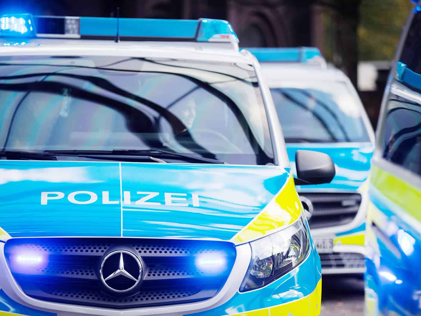 Mann mit fünf Küchenmessern löst Polizeieinsatz aus
