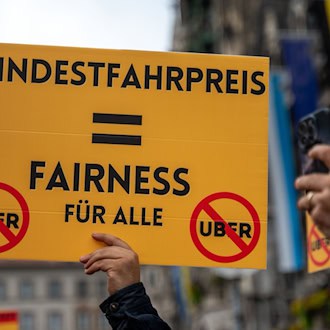 Verwaltungsgericht stoppt Münchner Mindestpreise für Uber und Bolt vorläufig