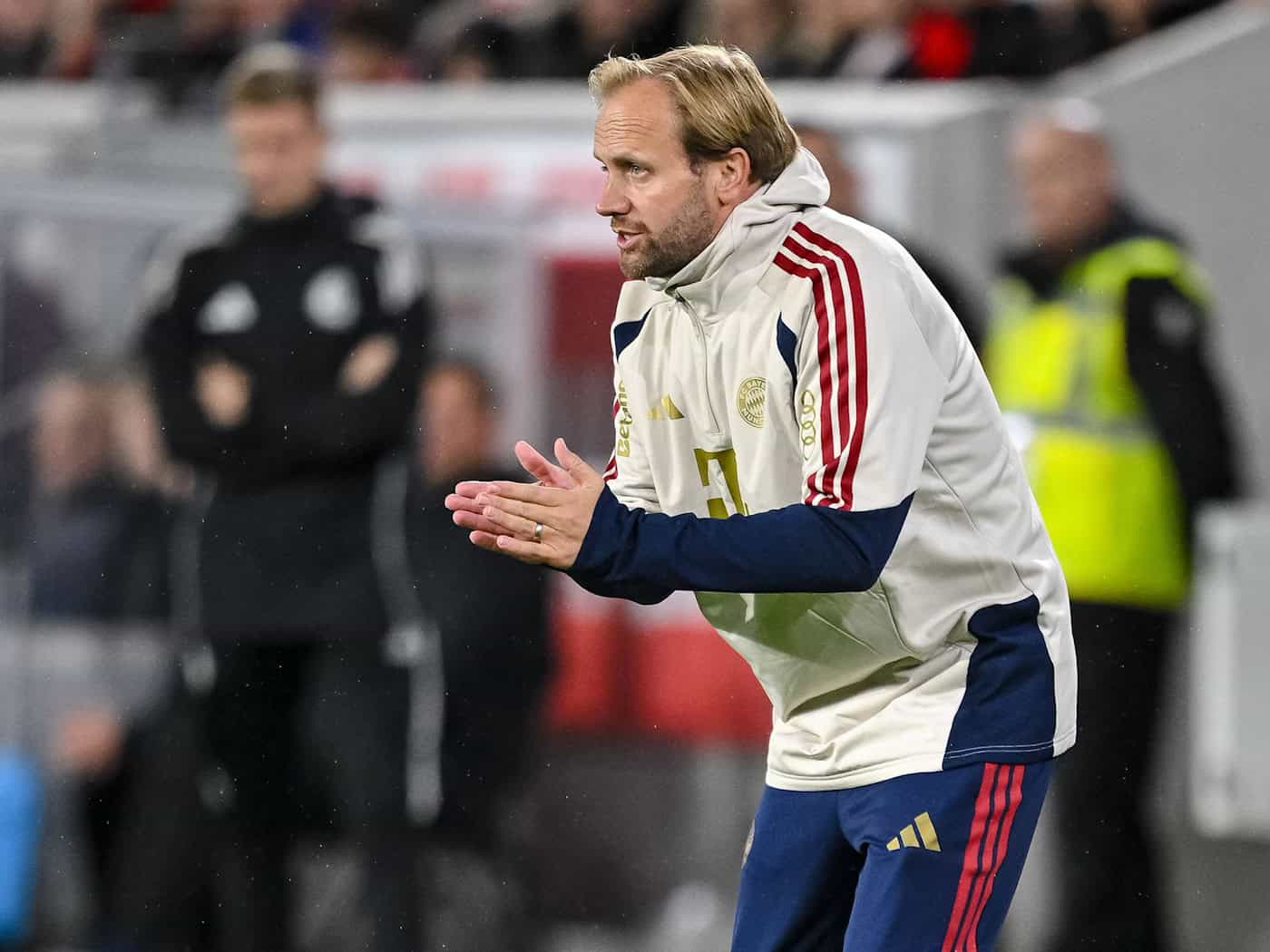 Nach Zusammenbruch: Kompany gratuliert Co-Trainer Danks