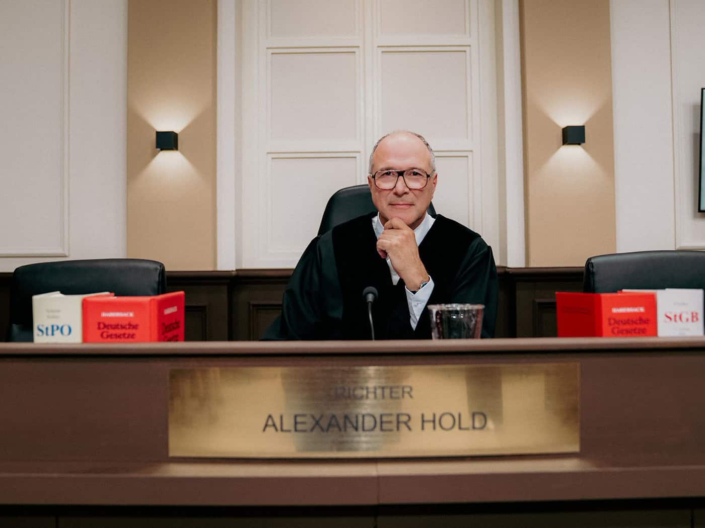 Bayerischer Ex-Richter Alexander Hold kehrt mit Gerichtsshow zu Sat.1 zurück