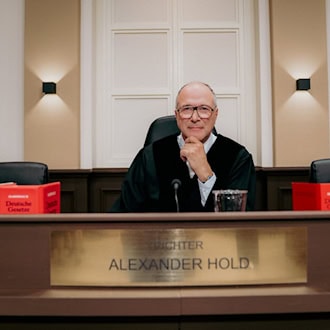 Bayerischer Ex-Richter Alexander Hold kehrt mit Gerichtsshow zu Sat.1 zurück