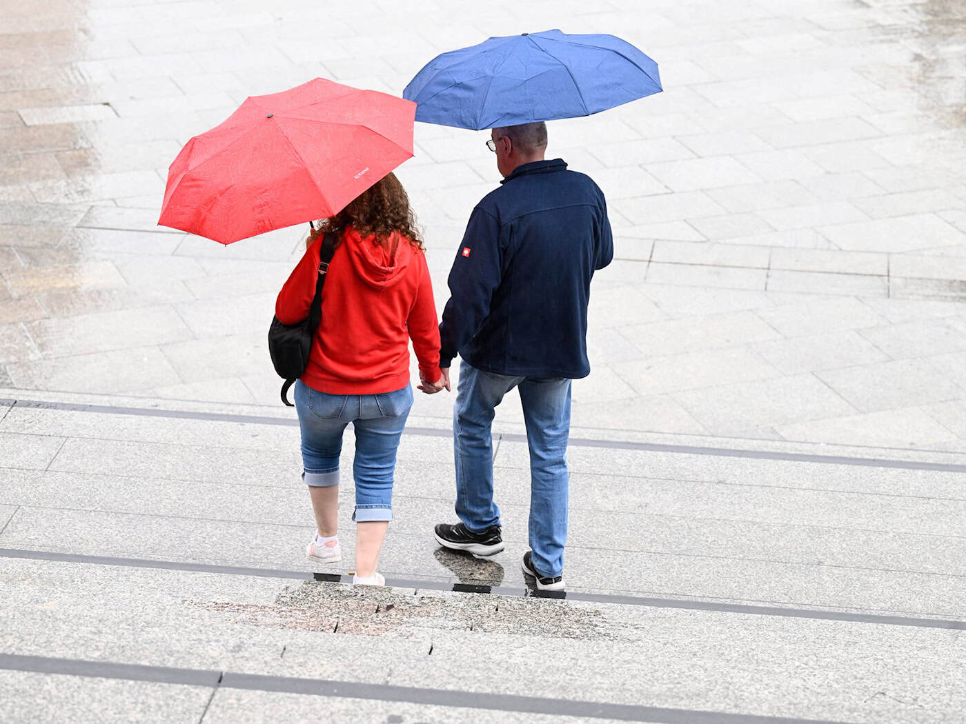 Durchwachsenes Wochenende in Bayern: Samstag nass und kühl, Sonntag mit Auflockerungen