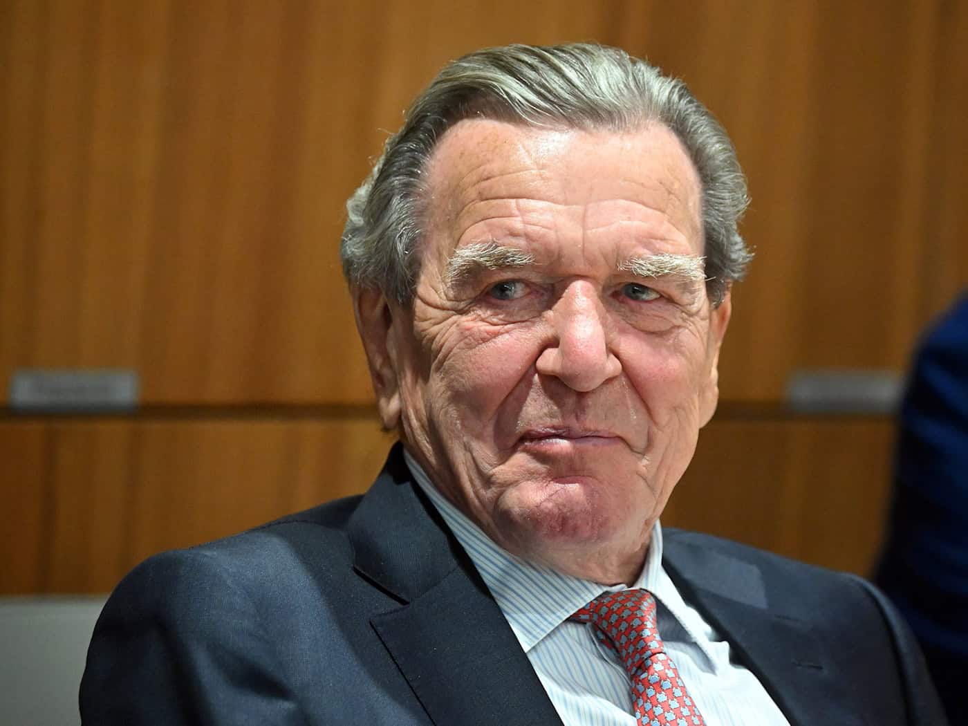 SPD-Bezirk Oberpfalz fordert Parteiausschluss von Gerhard Schröder nach Putins Geburtstag