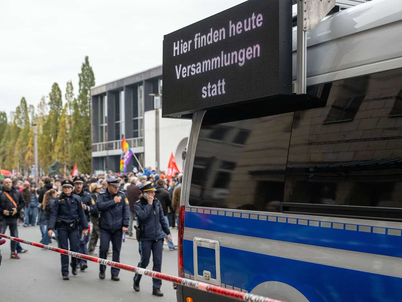 Teilnehmer bei Jugendprotesten in Nürnberg nach mutmaßlichem Böllerwurf verletzt