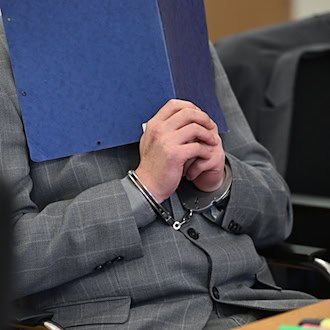 Virtuelle Tatortbegehung im Dreifachmord-Prozess geplant