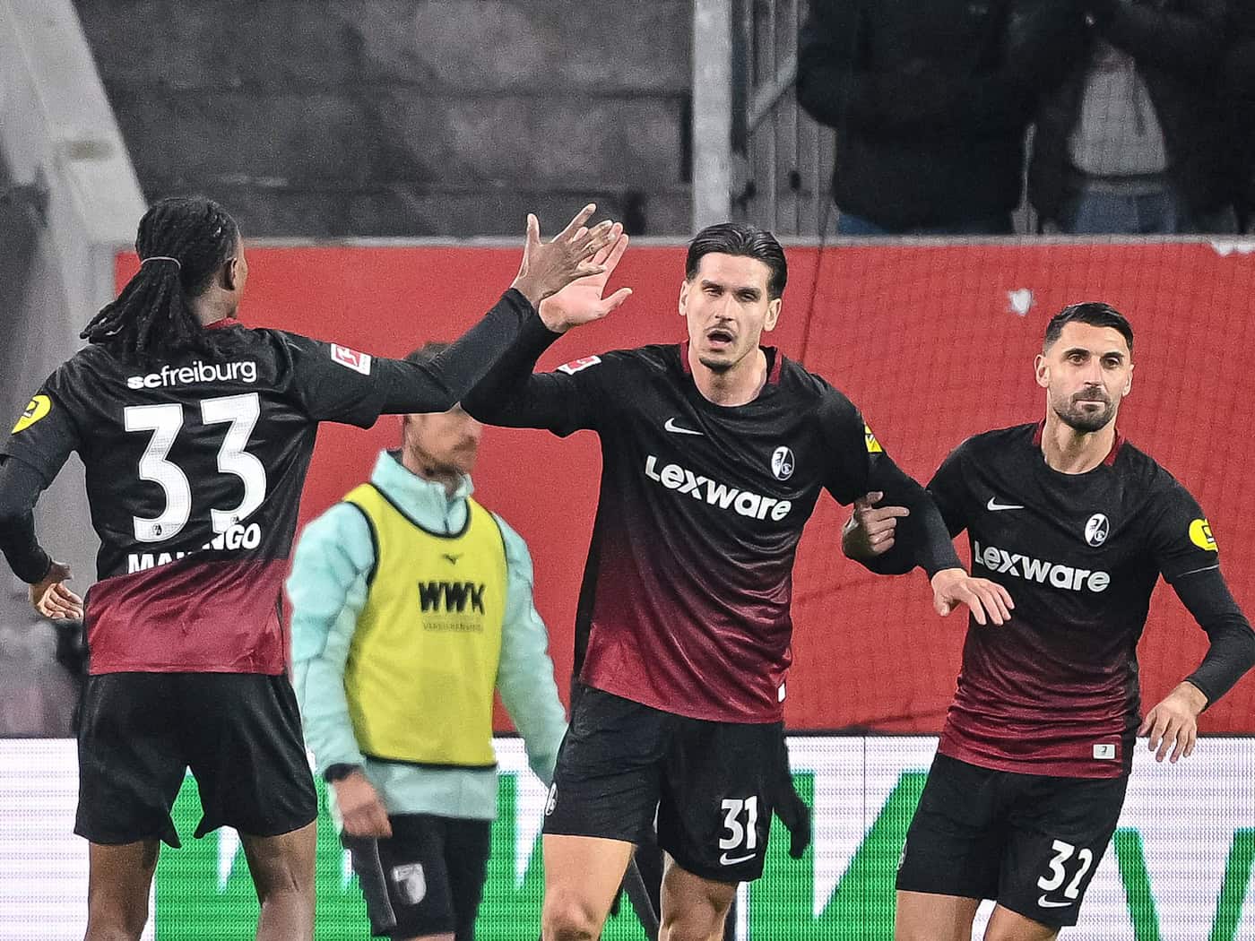 SC Freiburg gewinnt 2:1 in Augsburg – Jokertore beenden Mini-Krise