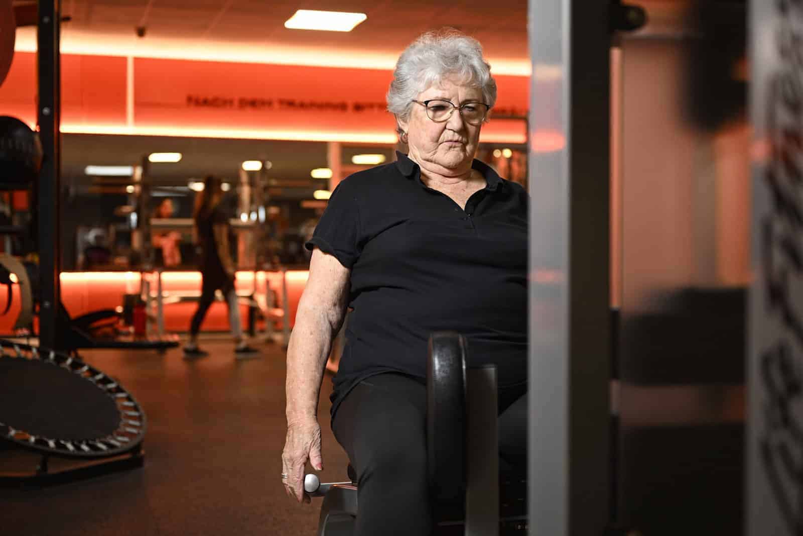 SEniorin im Fitnessstudio