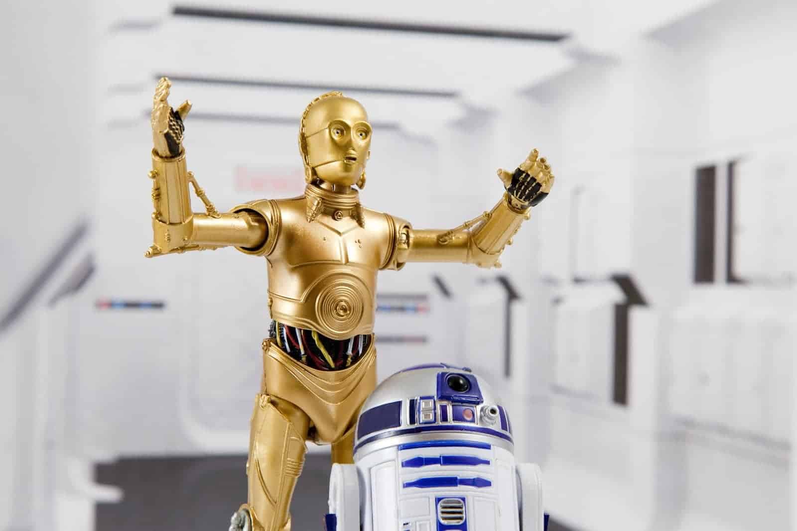 C-3PO und R2D2 sind zwei Kumpels, die seit 1977 galaktische Dinge erleben. Sie sind zwei "Schauspieler" aus dem legendären Film "Krieg der Sterne" (Star Wars) und Vorbilder für viele nachfolgende Roboter.