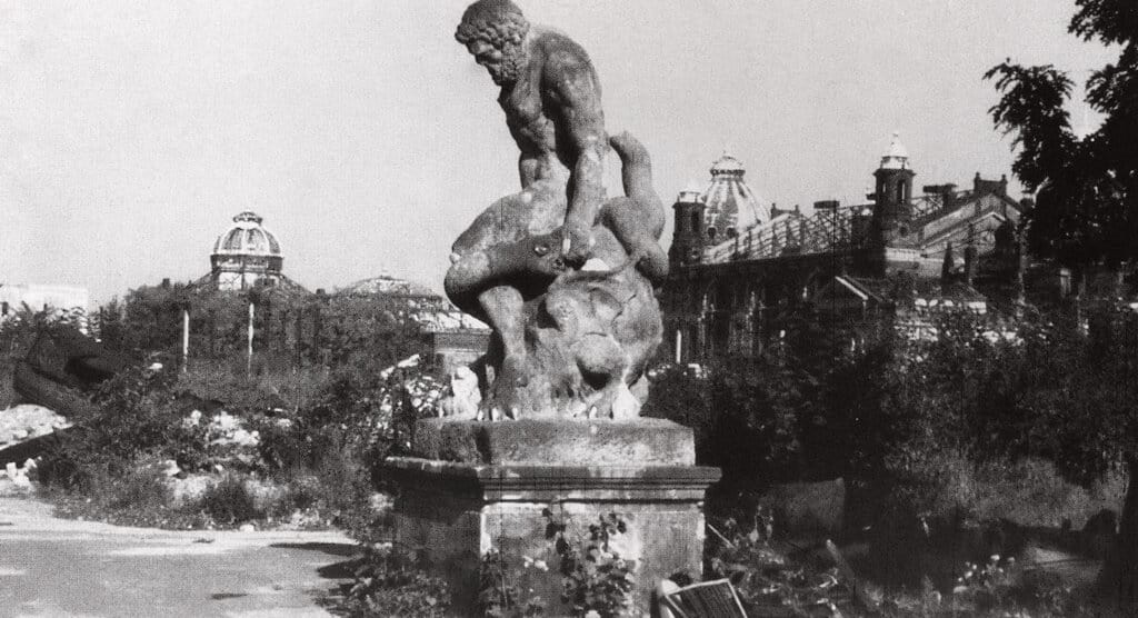 Nach der Bombardierung , Dresden 1945