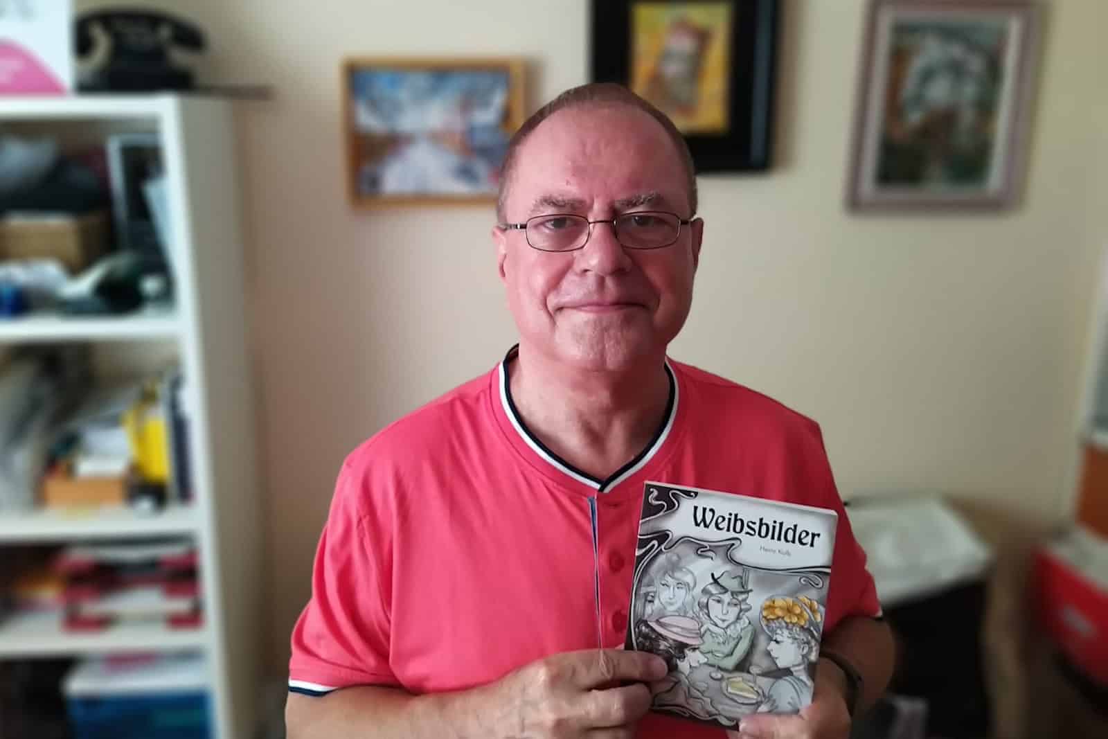 Heinz Kulb mit seinem Buch
