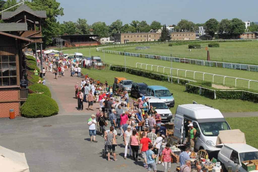 Trödelmarkt Galopprennbahn