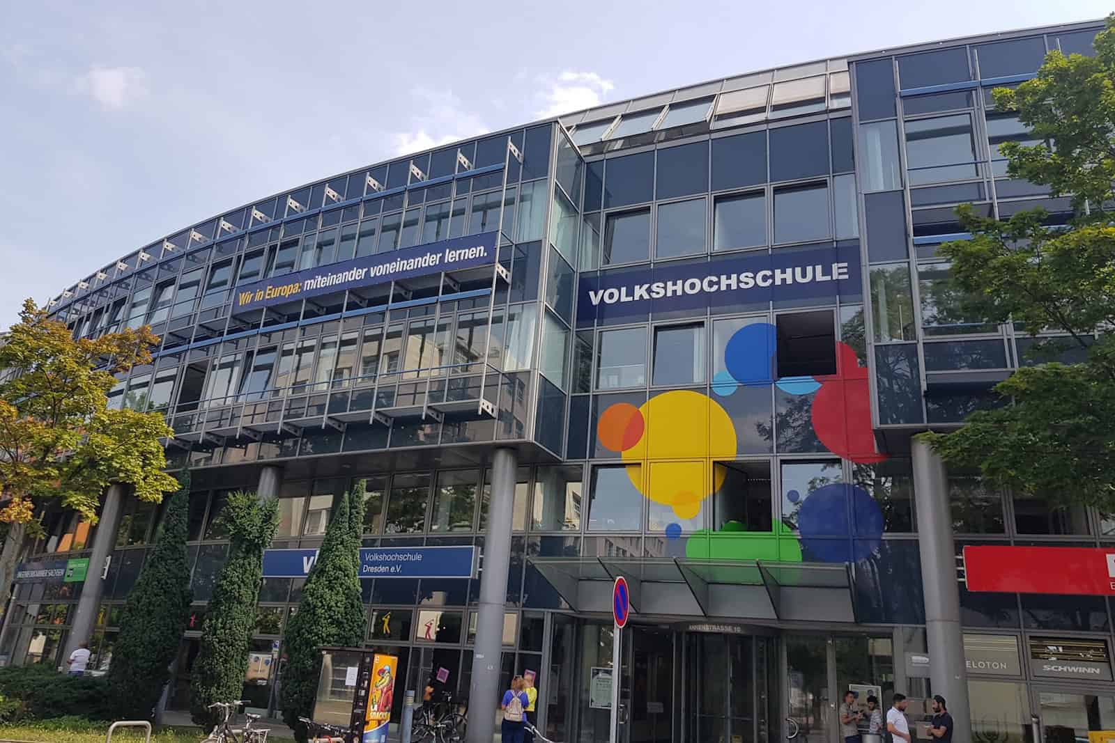 Die Volkshochschule Dresden in der Annenstraße.