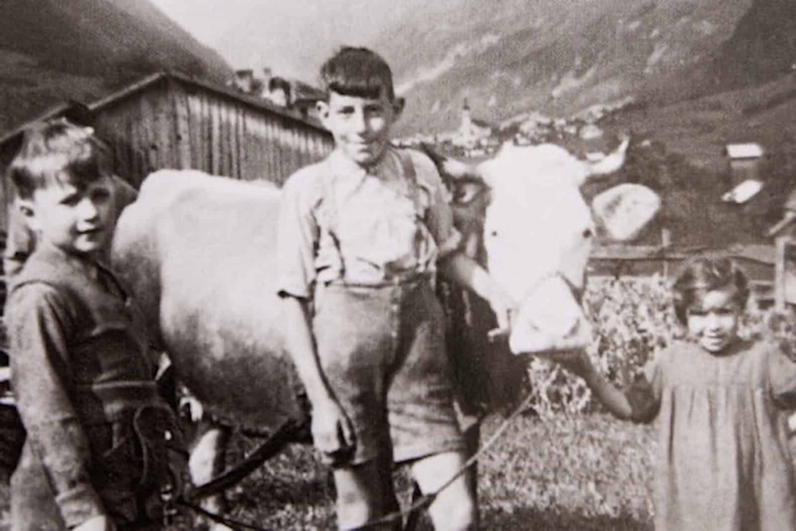 Ernst Hirsch und Franz Hofer mit Schwester Olga, um 1941. Foto: Else Hirsch