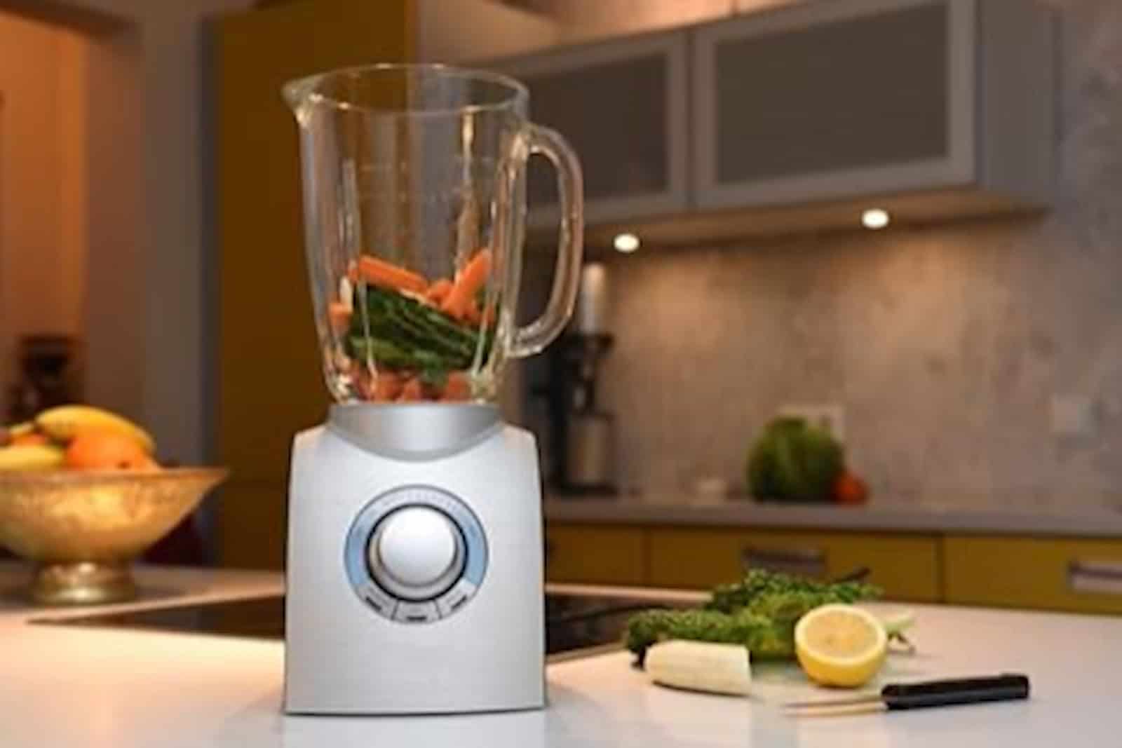 Der TÜV Süd weiß, worauf Sie beim Kauf eines Standmixers achten sollten. Foto: Tüv Süd