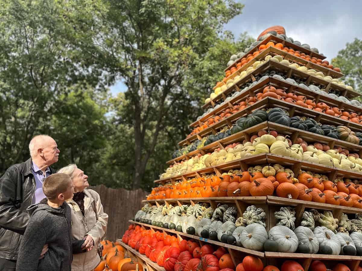 Die große Kürbispyramide in Oskarshausen. Foto: PR/Oskarshausen Die große Kürbispyramide in Oskarshausen. Foto: PR/Oskarshausen