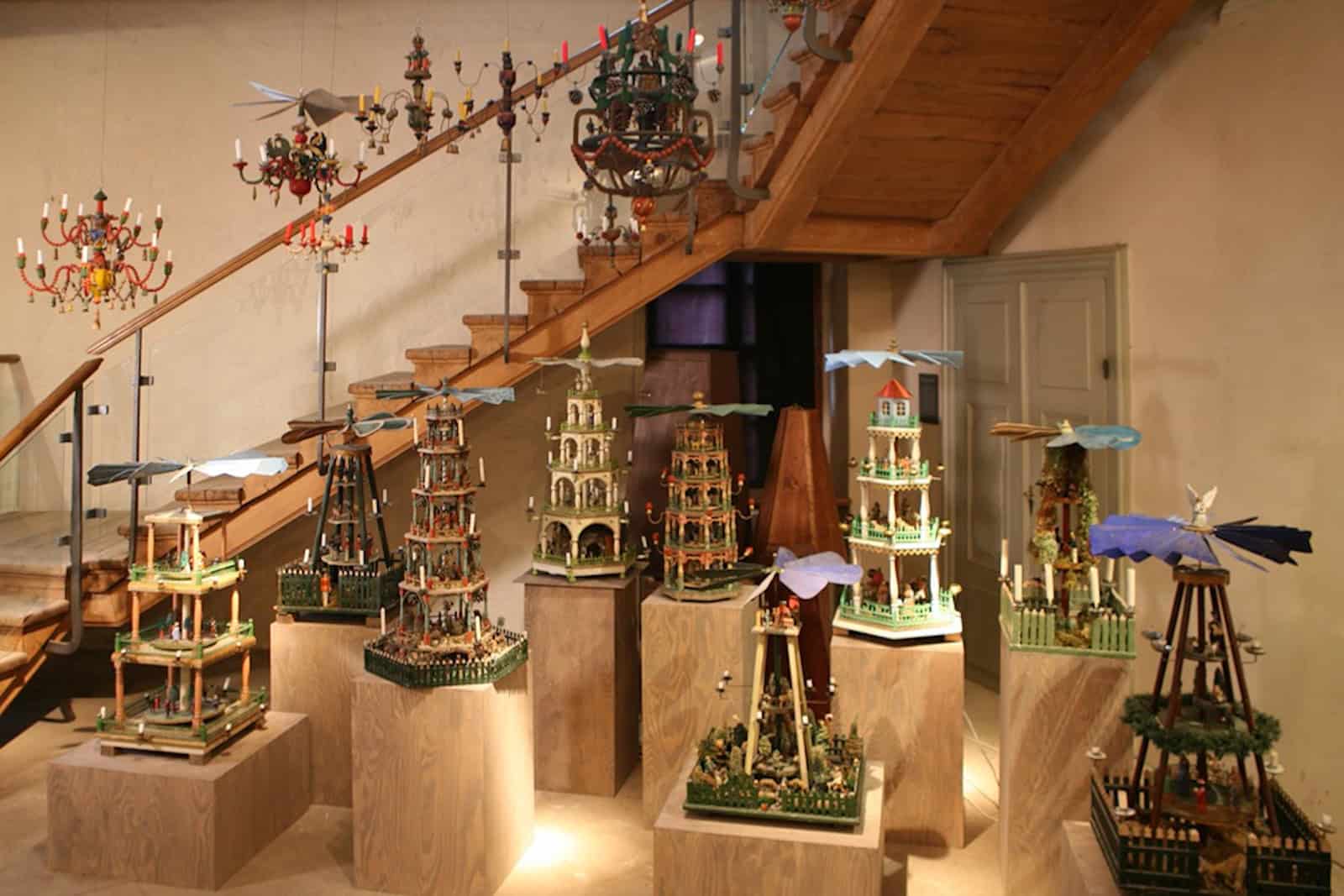 Die Pyramidenausstellung im Landschloss Zuschendorf. Foto: PR