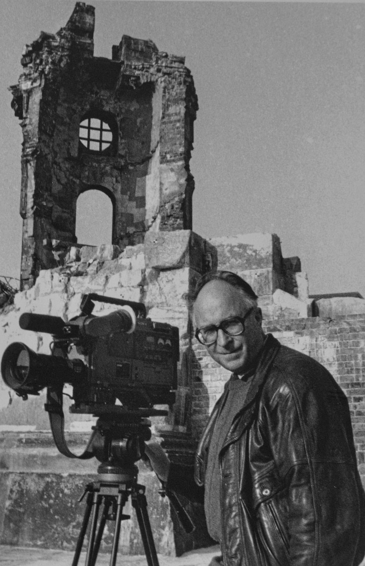 Bei Dreharbeiten zur Dokumentation des Wiederaufbaus der Frauenkirche, 1994. Foto: Konrad Hirsch