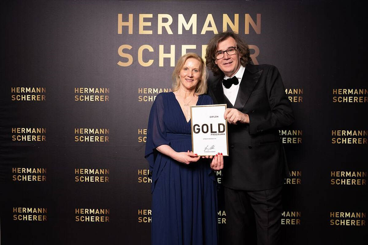 Dr. Katja Scarlett Daub nimmt die Ehrung beim Speaker Slam entgegen. Foto: Justin Bockey 