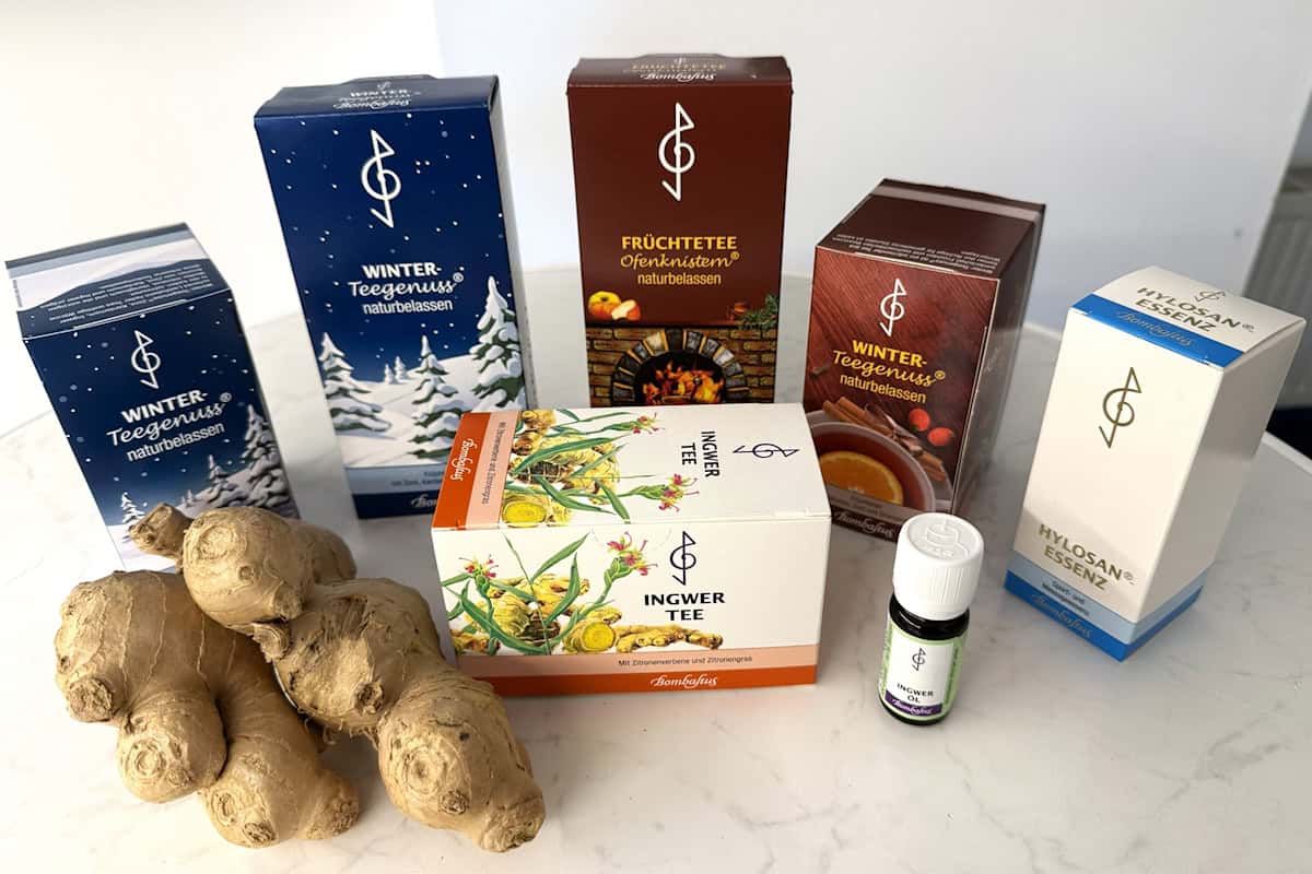 Die Bombastus-Produktpalette mit Ingwer. Es gibt Tees, Lampenöl und eine Massage-Essenz. Foto: Sabine Mutschke   