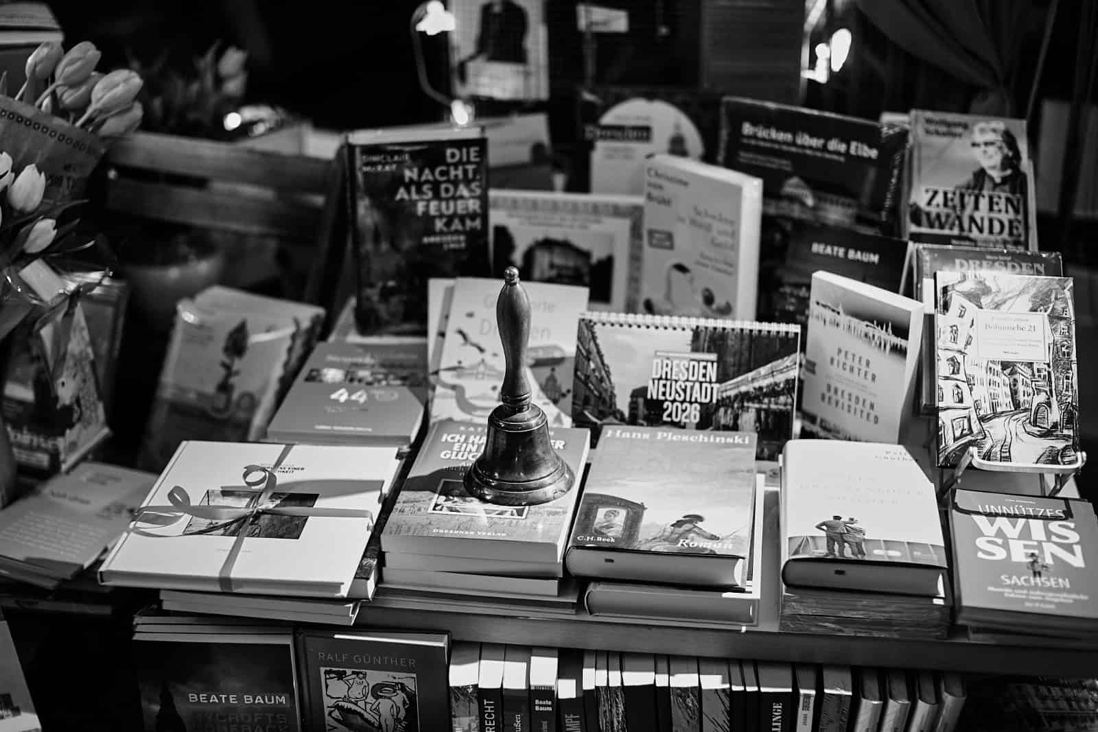 Die Auswahl ist groß, in der Buchhandlung "LeseZeichen" gibt eine Fotoausstellung tolle Buch-Tipps. Foto: Tobias Koch