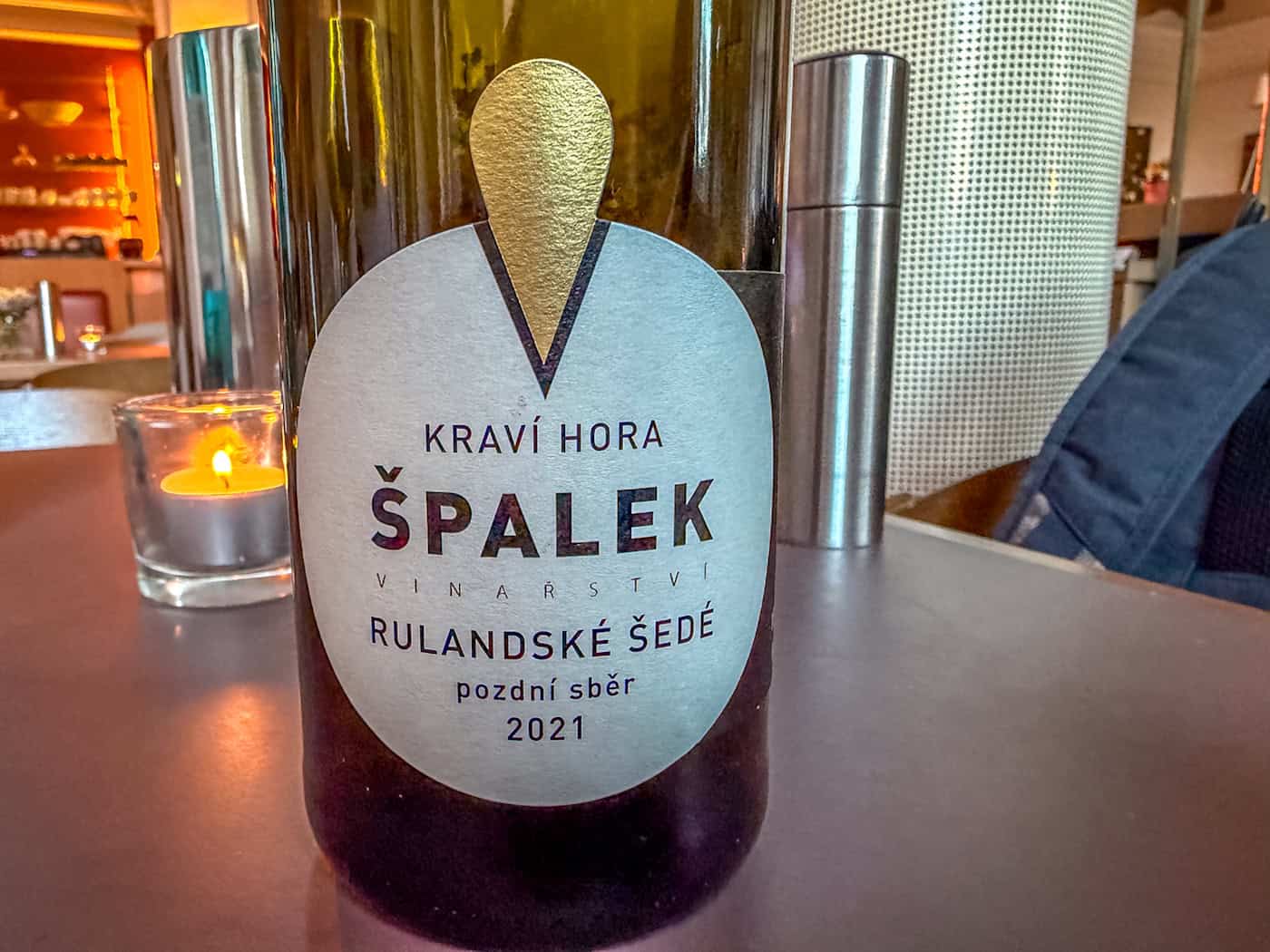 Rulandské šedé steht auf der Flasche, was an den ursprünglichen Begriff Ruländer erinnert. Foto: Ulrich van Stipriaan