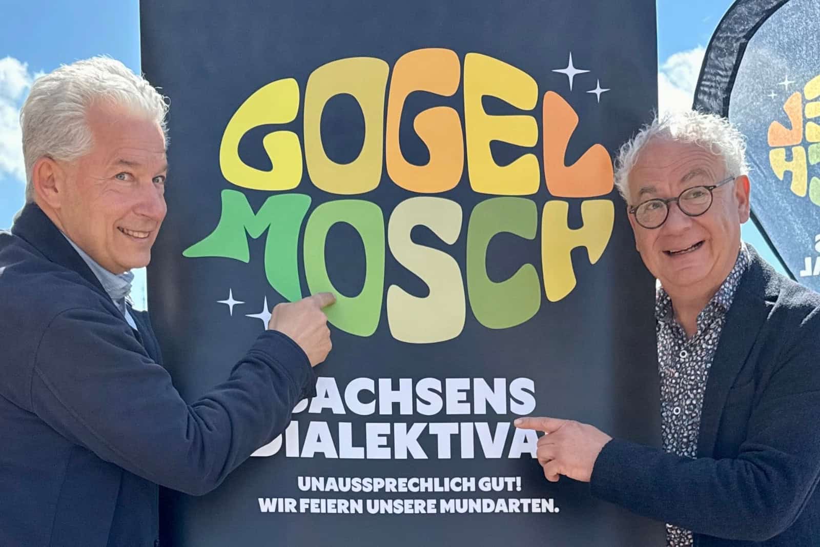 Peter Ufer (l) und Toms Pauls laden als Liebhaber des sächsischen Dialekts zum "Gogelmosch"-Dialektival ein. Foto: PR