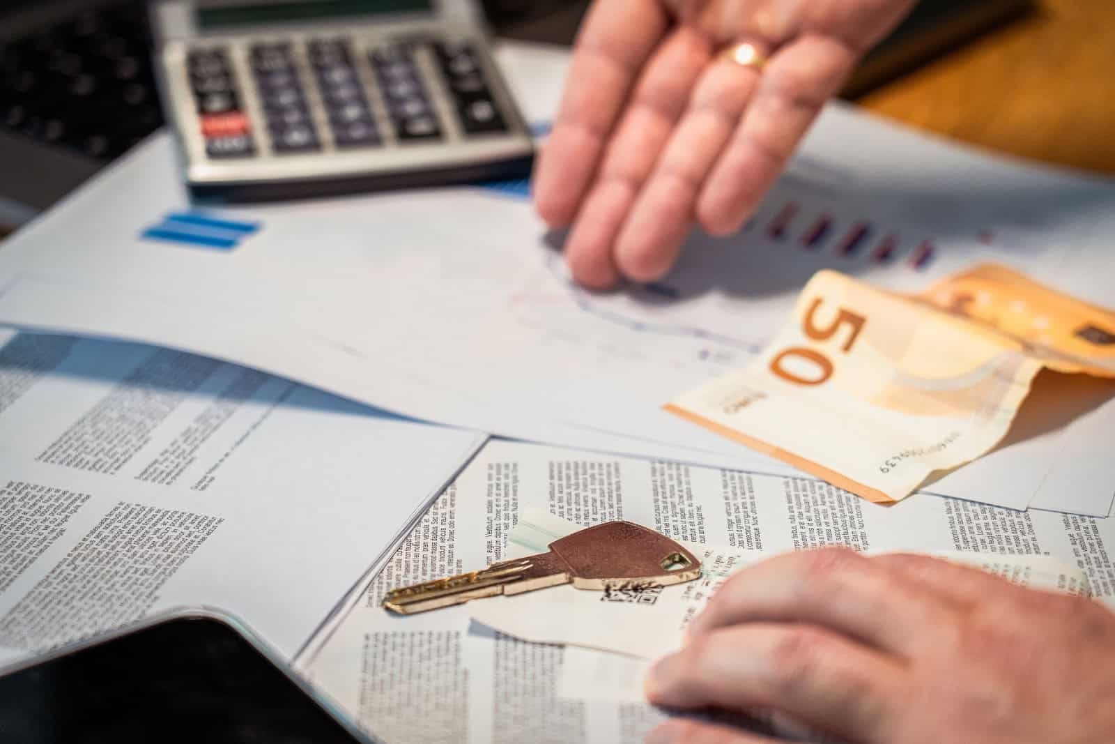 Eine Schuldnerberatung hilft, die Finanzen wieder in den Griff zu bekommen. Foto: Pixels/JakubZerdzicki