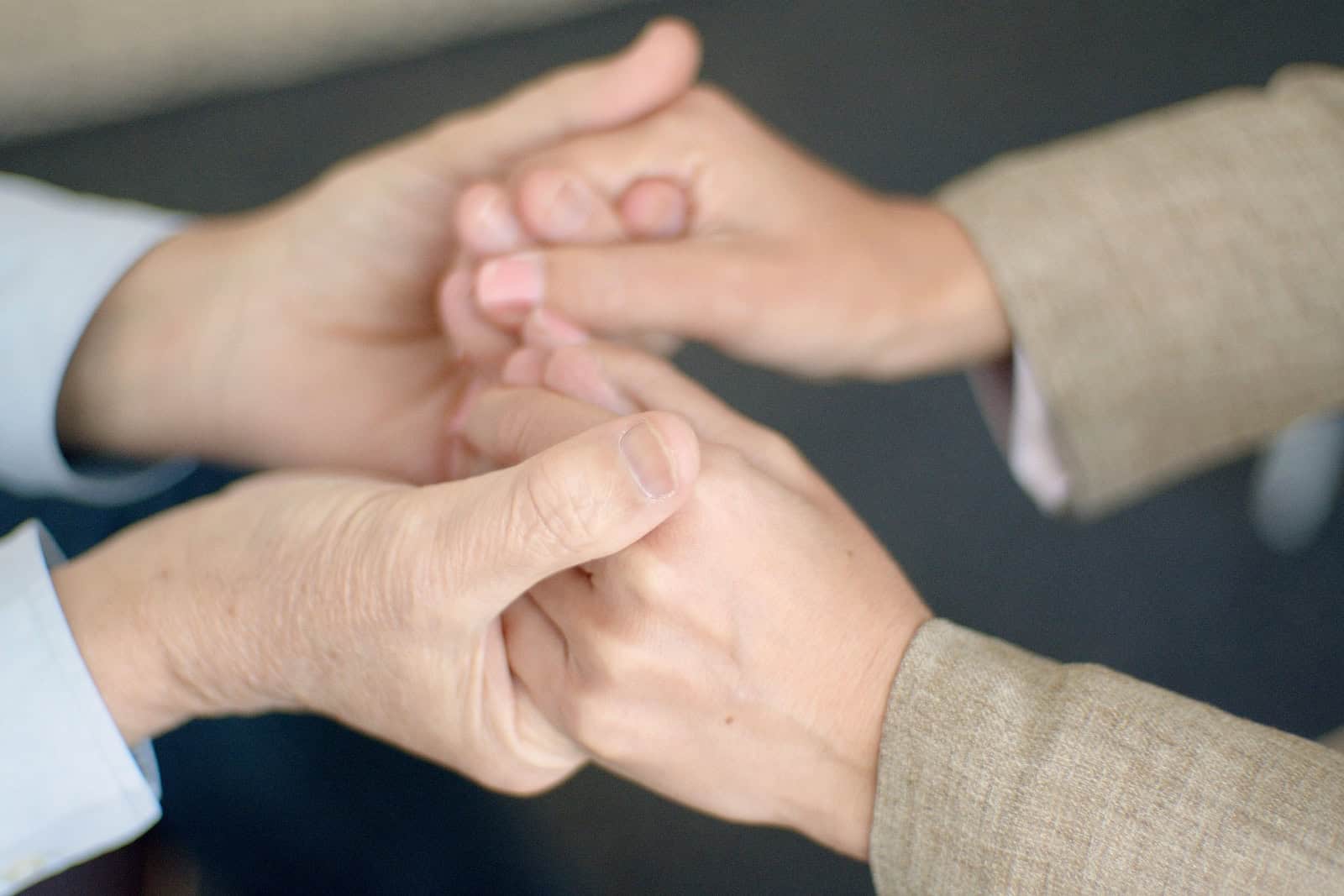 Die AOK Plus unterstützt ehrenamtliche Nachbarschaftshilfe.  Foto: Pexels/Kampus