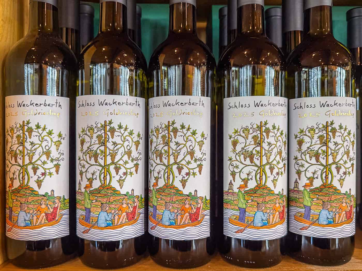 Der Goldriesling aus der Weinlese 2025 - das Etikett macht neugierig. Foto: Ulrich van Stipriaan Der Goldriesling aus der Weinlese 2025 - das Etikett macht neugierig. Foto: Ulrich van Stipriaan