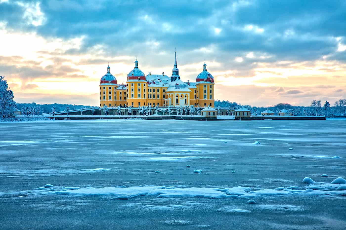 Zum 15. Mal lädt Schloss Moritzburg zur Aschenbrödel-Winterausstellung ein. Foto: Schloss Moritzburg/Sebastian Rose