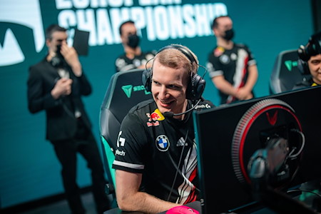 G2 recovers against Rogue in LoL LEC after losing series