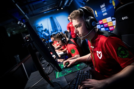 Mouz in top form secures Playoff entry at IEM Cologne