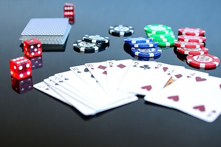 Wie funktioniert Poker im Online Casino?