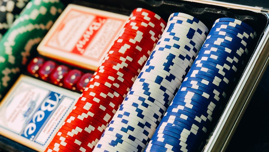 Entdecke die vielseitigen Spiel-Kategorien im Online Casinos: Vom Slot bis zum Live-Tischspiel