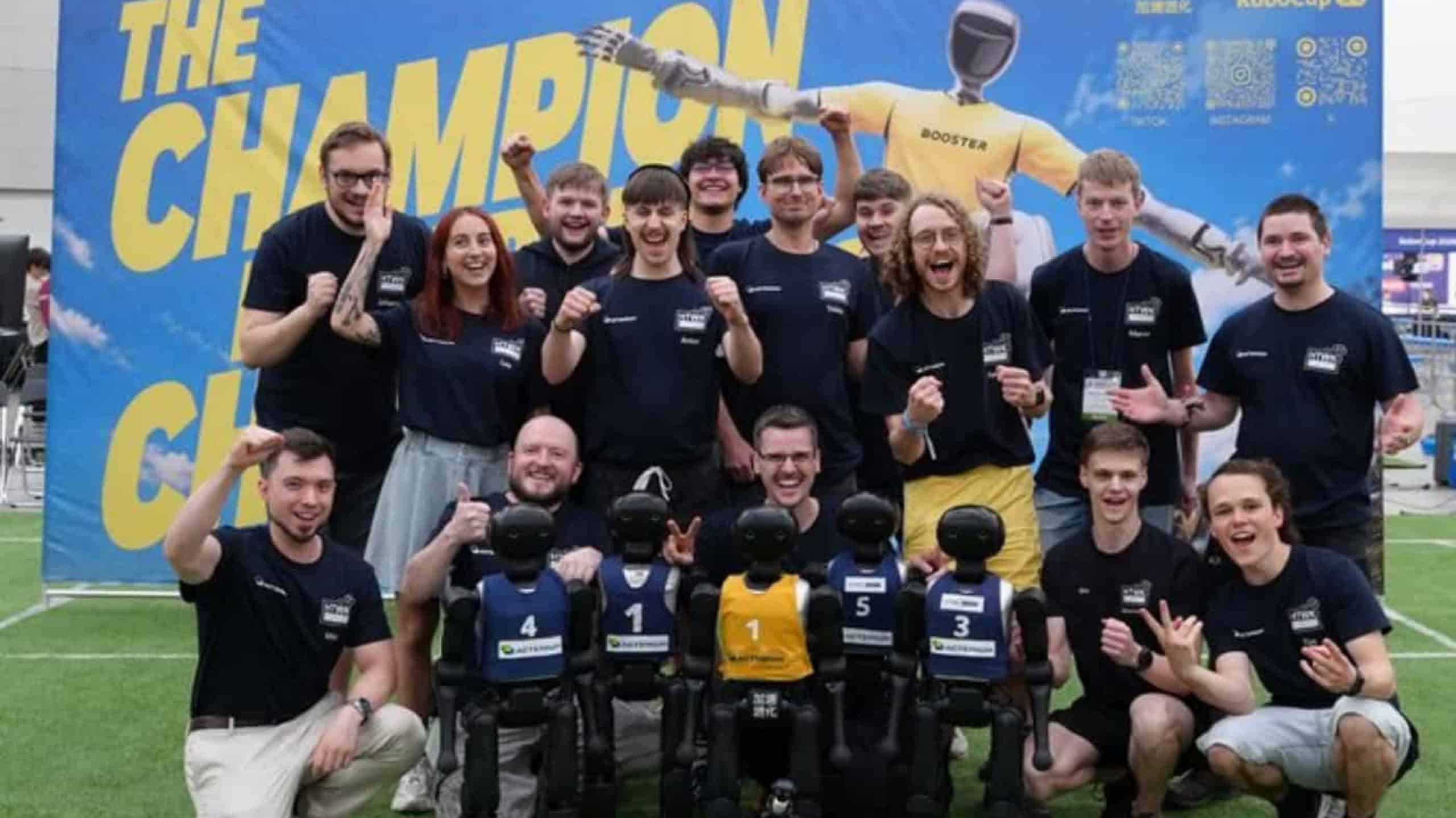 Vizeweltmeister: Das Leipziger Team mit seinen humanoiden Robotern beim RoboCup 2026 in Südkorea.