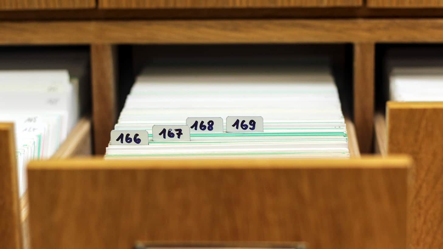 Das Projekt "Meta-Pfarrerbuch“ vernetzt Informationen zu Pfarrerinnen und Pfarrern aus verschiedenen Archiven.