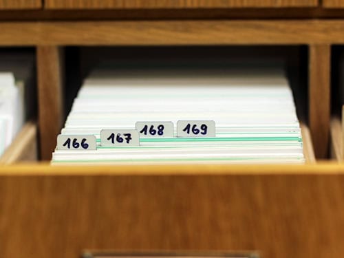 Das Projekt "Meta-Pfarrerbuch“ vernetzt Informationen zu Pfarrerinnen und Pfarrern aus verschiedenen Archiven.