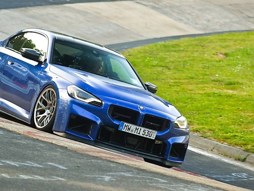 Der BMW M2 der Hochschule Mittweida erfährt Daten unter Rennbedingungen auf dem Nürburgring.