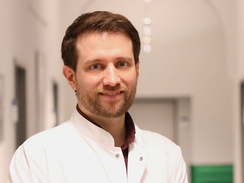 Porträt des Mediziners und KI-Forschers Prof. Jakob Nikolas Kather.