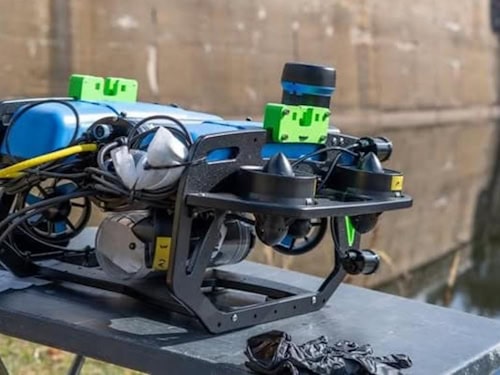 Erster Einsatz im echten Gewässer: Der Tauchroboter der TU Bergakademie Freiberg an der Talsperre Malter.
