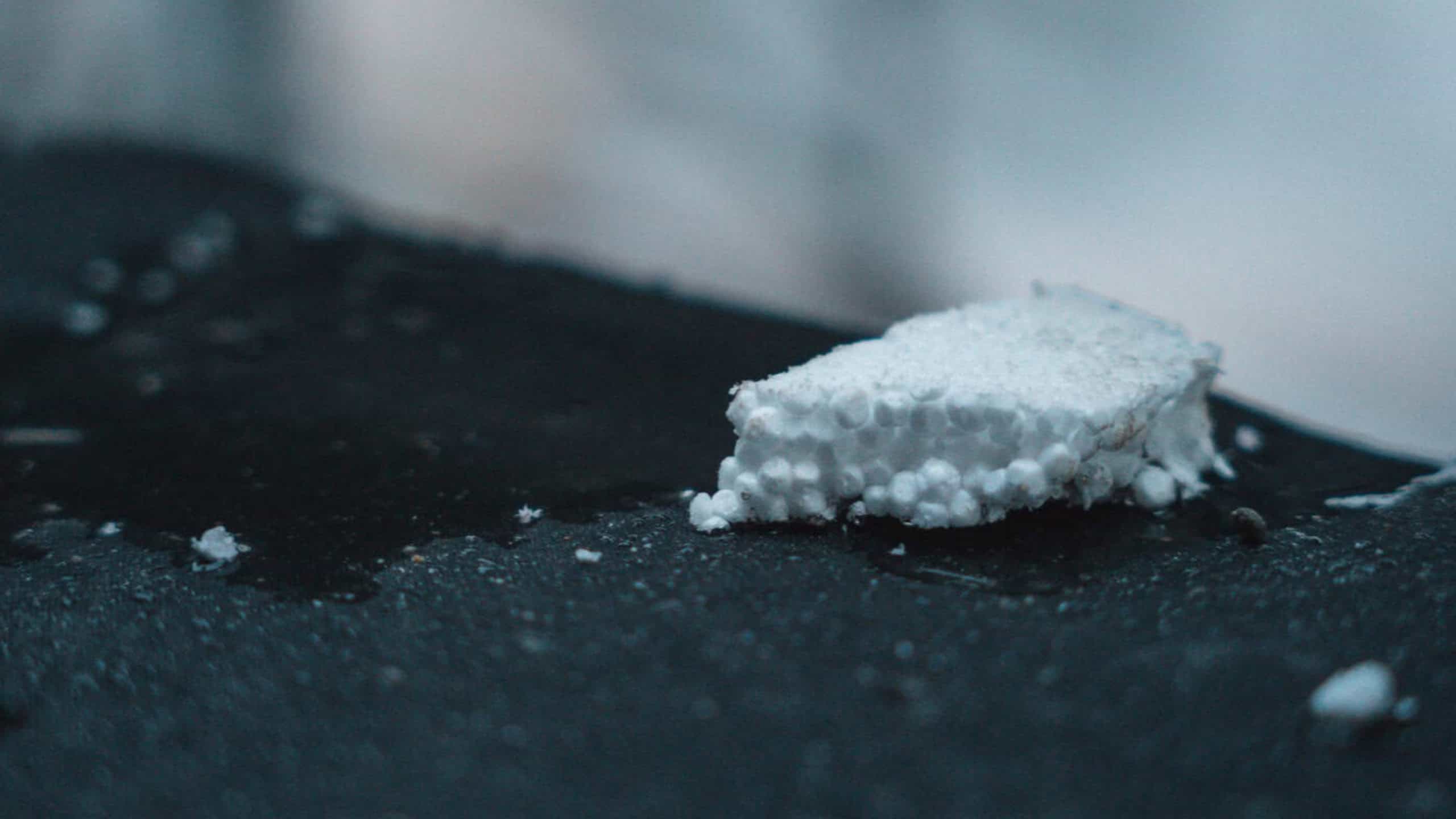 Styropor steckt in Millionen Wänden und Verpackungen. Sein Ausgangsstoff Styrol ist für Menschen und Umwelt gefährlich.