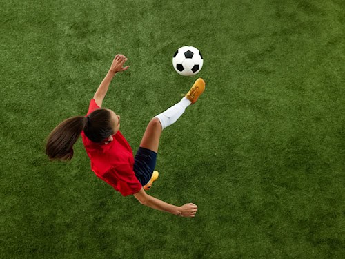 Fußballspielerin während eines Spiels