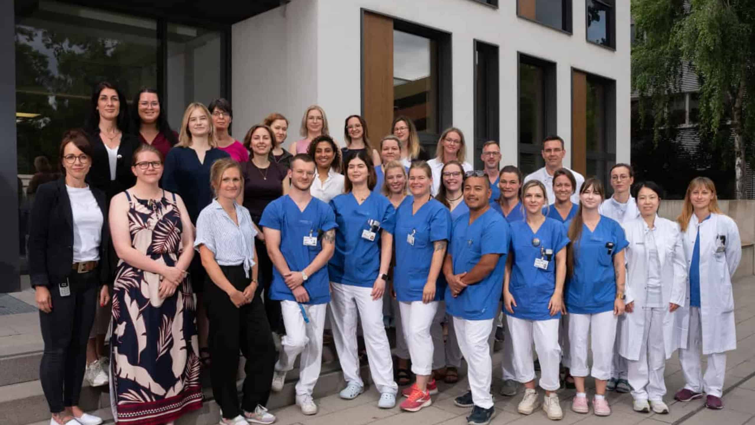 Sie testen neue Krebstherapien – so früh und so sicher wie möglich: das Team der Early Clinical Trial Unit am NCT/UCC Dresden.