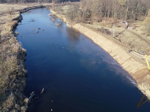 River restoration along the lower Mulde, where bank reinforcements have been removed.