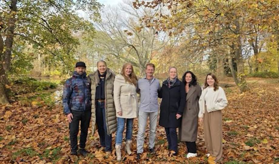 Gemeinsam im Herbstlicht: Das reVex-Team beim Startspaziergang im CoWorking-Space Leipzig