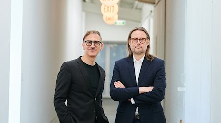 Sam Bardaouil (l) und Till Fellrath, die Direktoren des Museums Hamburger Bahnhofs. / Foto: Annette Riedl/dpa