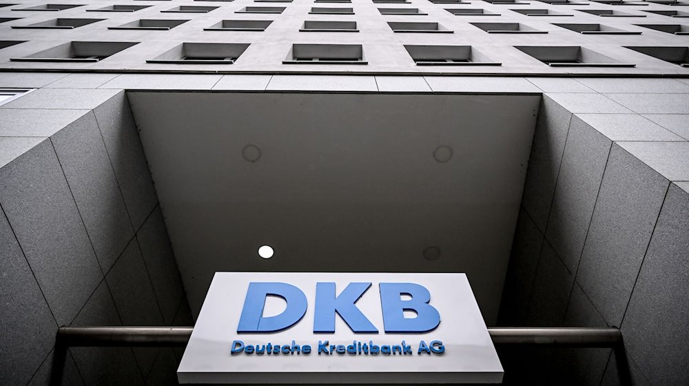 Filiale der DKB-Bank in Berlin. / Foto: Britta Pedersen/dpa