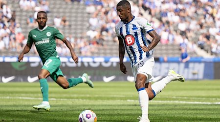 Herthas Jeremy Dudziak wird gegen Schalke beginnen. / Foto: Sebastian Christoph Gollnow/dpa