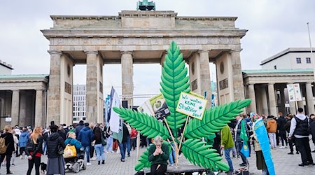 Demonstration für «Entkriminalisierung sofort - für die Freigabe von Cannabis». / Foto: Annette Riedl/dpa